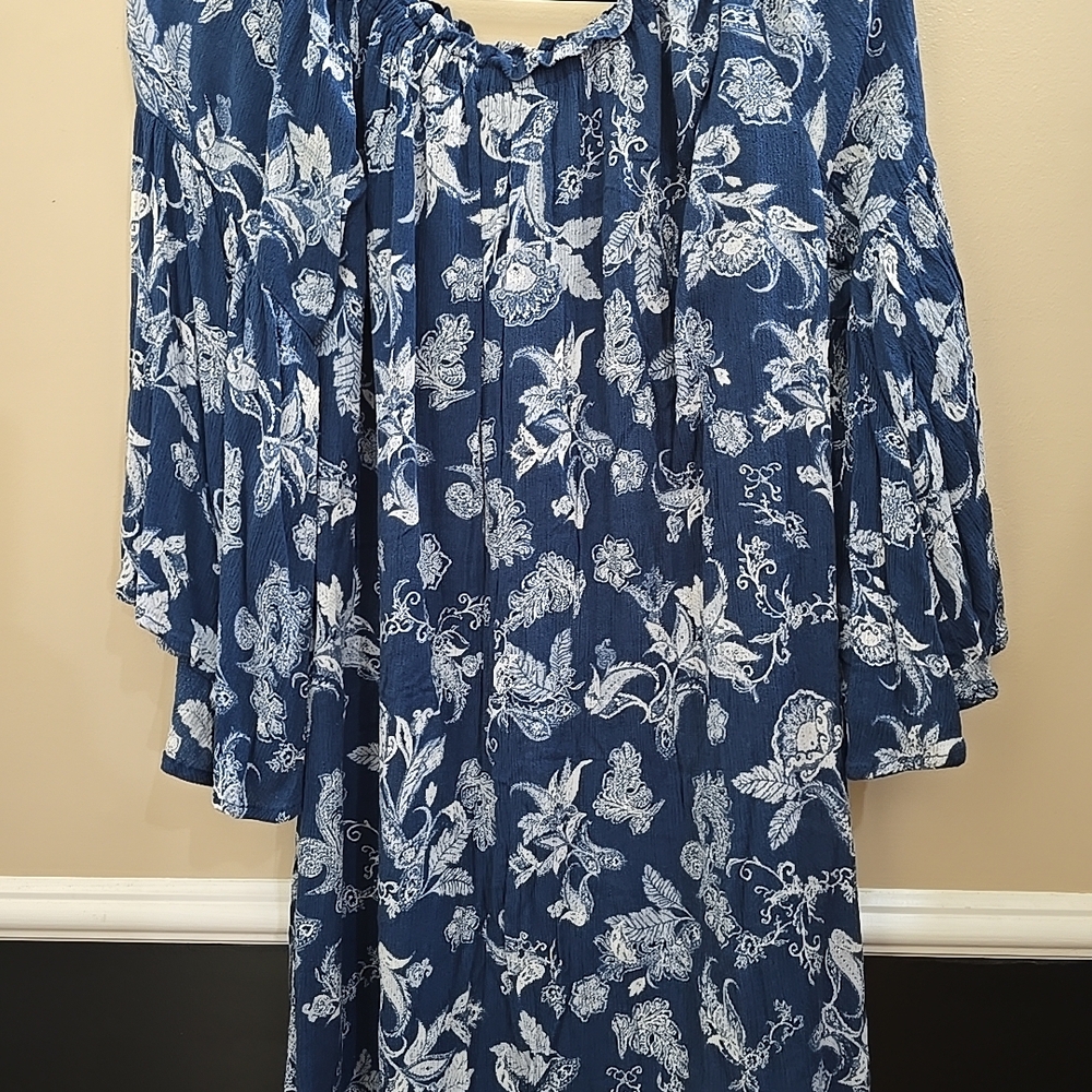 Knox Rose Sz S Blue and‎ White Floral Dress